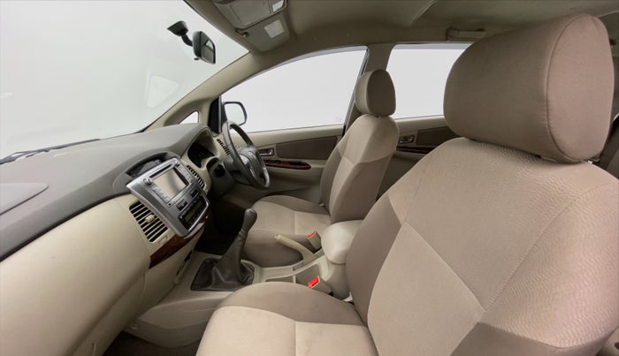 2014 Toyota Innova 2.5 VX 7 STR BS IV, Diesel, Manual, 73,493 km, Right Side Front Door Cabin