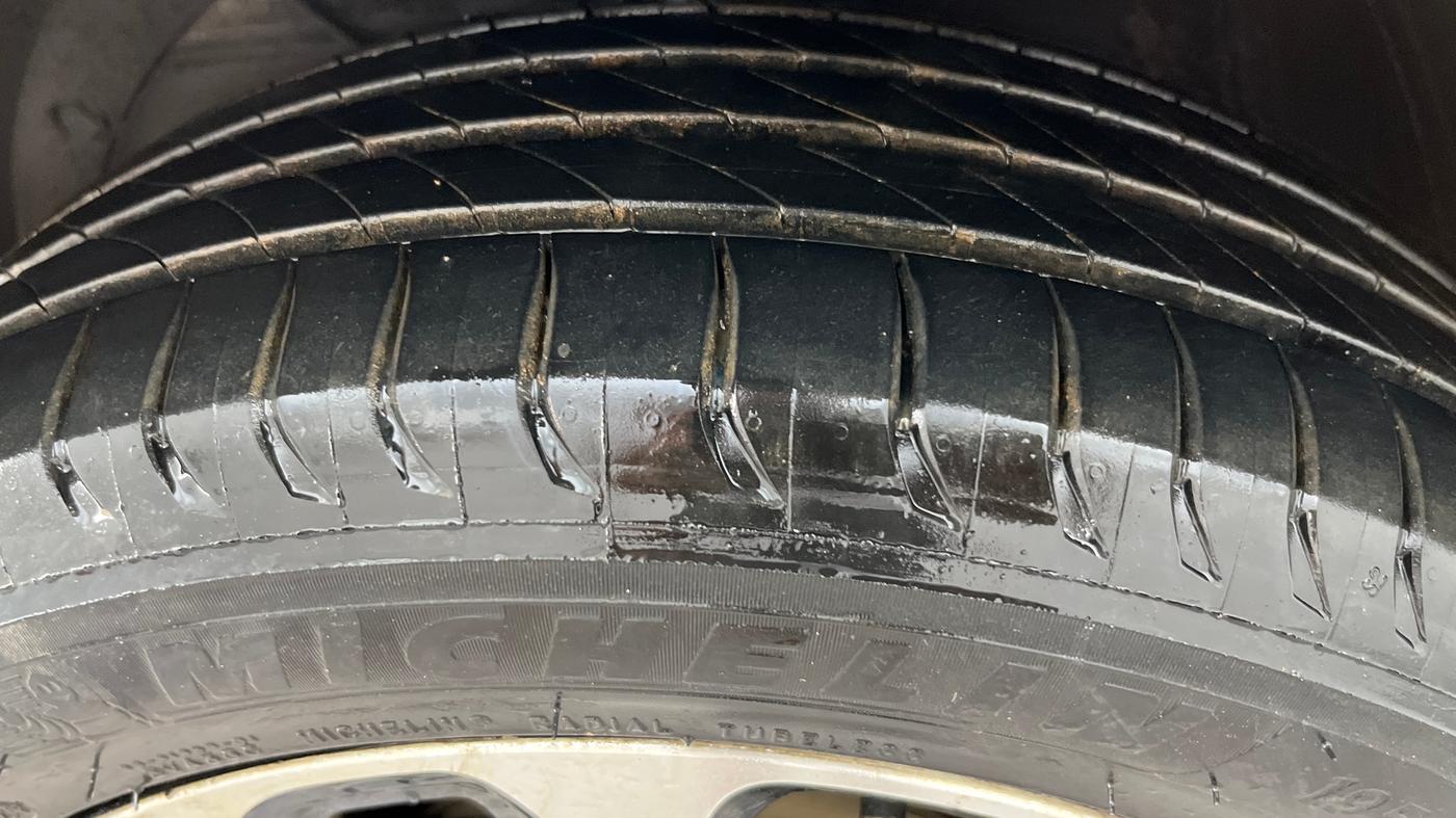2022 Maruti Baleno ALPHA 1.2 AGS, Petrol, Automatic, 50,256 km, Left Front Tyre Tread