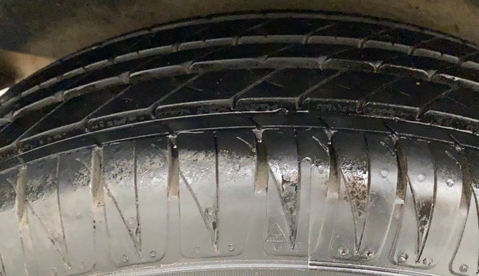 2014 Hyundai i20 SPORTZ 1.2, Petrol, Manual, 34,714 km, Right Rear Tyre Tread