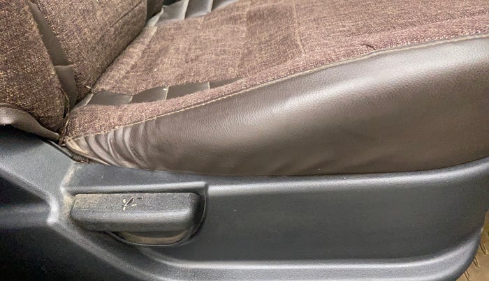 2014 Hyundai i20 SPORTZ 1.2, Petrol, Manual, 34,714 km, Driver Side Adjustment Panel