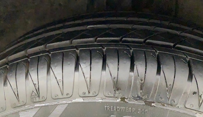 2014 Hyundai i20 SPORTZ 1.2, Petrol, Manual, 34,714 km, Right Front Tyre Tread