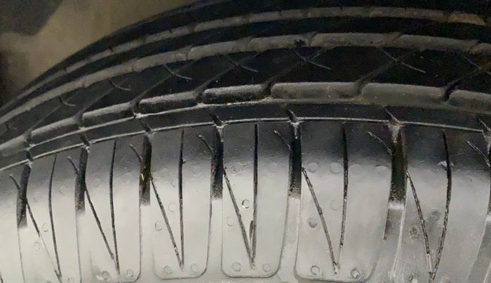 2014 Hyundai i20 SPORTZ 1.2, Petrol, Manual, 34,714 km, Left Front Tyre Tread