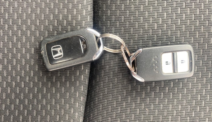 2017 Honda BR-V 1.5L I-VTEC V CVT, Petrol, Automatic, 37,632 km, Key Close Up