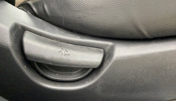 2016 Hyundai Grand i10 SPORTZ 1.2 KAPPA VTVT, Petrol, Manual, 81,209 km, Driver Side Adjustment Panel