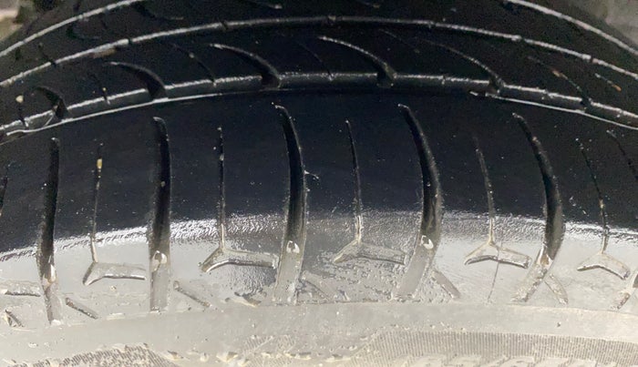 2016 Hyundai Grand i10 SPORTZ 1.2 KAPPA VTVT, Petrol, Manual, 81,209 km, Right Rear Tyre Tread