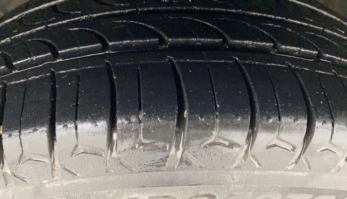 2016 Hyundai Grand i10 SPORTZ 1.2 KAPPA VTVT, Petrol, Manual, 81,209 km, Left Front Tyre Tread