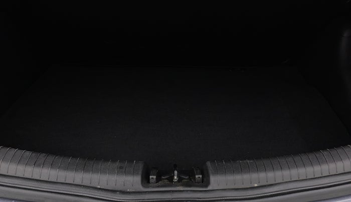 2016 Hyundai Grand i10 SPORTZ 1.2 KAPPA VTVT, Petrol, Manual, 81,209 km, Boot Inside