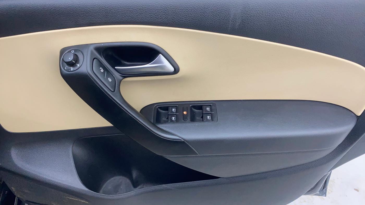 2018 Volkswagen Ameo HIGHLINE PLUS 1.0L 16 ALLOY, Petrol, Manual, 60,975 km, Driver Side Door Panels Control