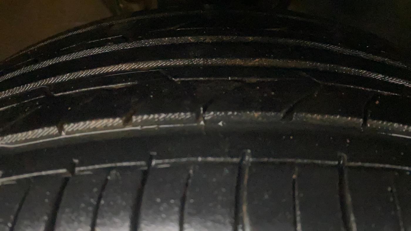 2018 Volkswagen Ameo HIGHLINE PLUS 1.0L 16 ALLOY, Petrol, Manual, 60,975 km, Right Front Tyre Tread