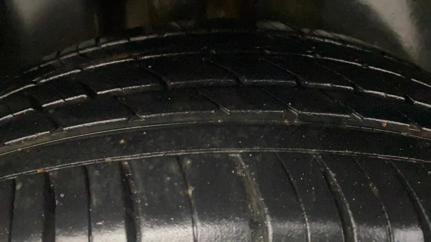 2018 Volkswagen Ameo HIGHLINE PLUS 1.0L 16 ALLOY, Petrol, Manual, 60,975 km, Right Rear Tyre Tread