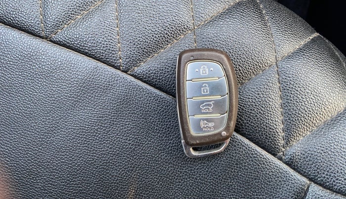 2020 Hyundai NEW I20 Asta 1.0 GDI Turbo IMT, Petrol, Manual, 45,413 km, Key Close Up