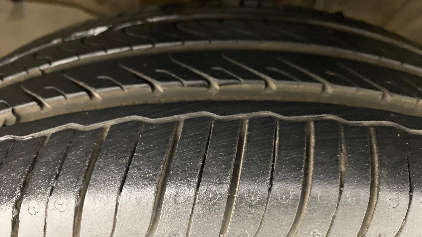 2015 Honda City V MT DIESEL, Diesel, Manual, 42,438 km, Left Front Tyre Tread
