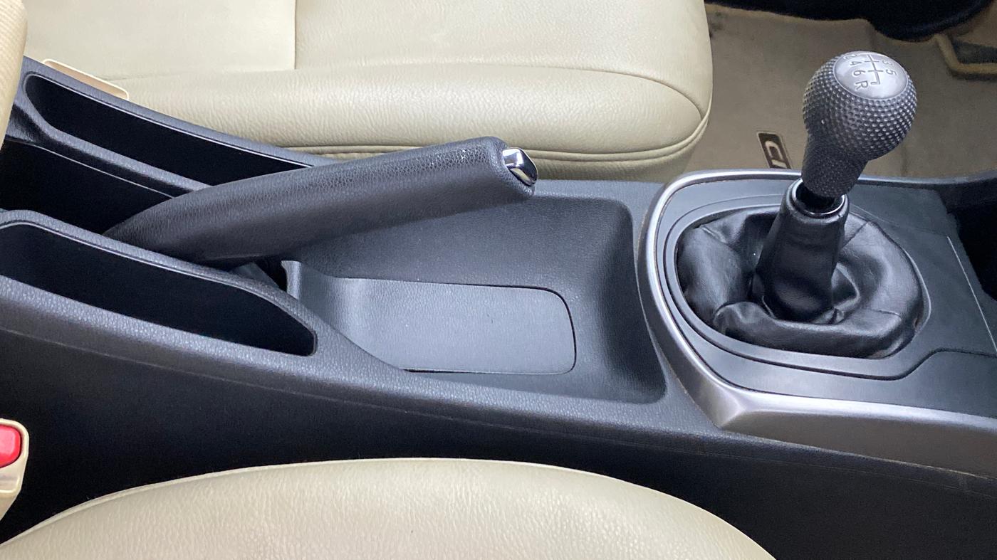 2015 Honda City V MT DIESEL, Diesel, Manual, 42,438 km, Gear Lever