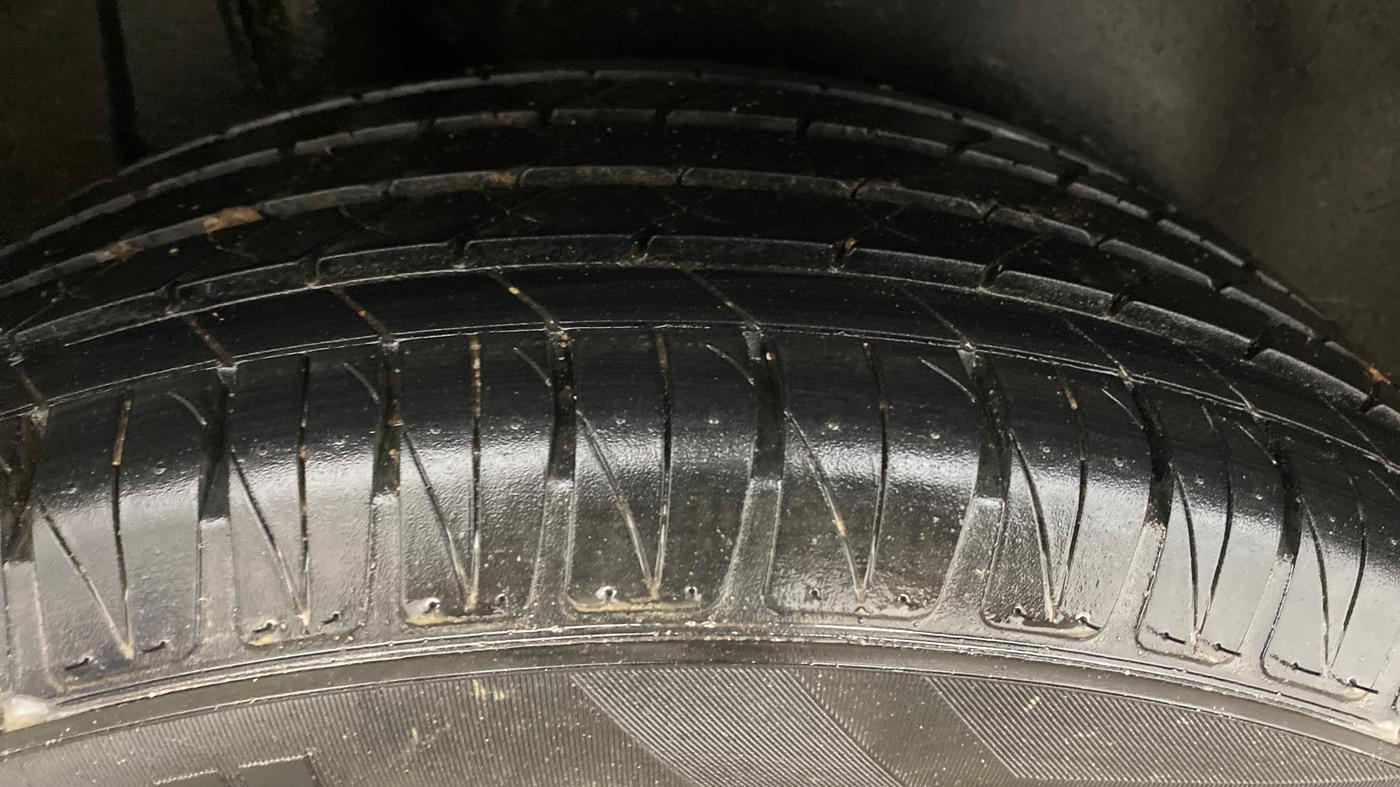 2021 Maruti Vitara Brezza ZXI AT SHVS, Petrol, Automatic, 44,281 km, Right Rear Tyre Tread