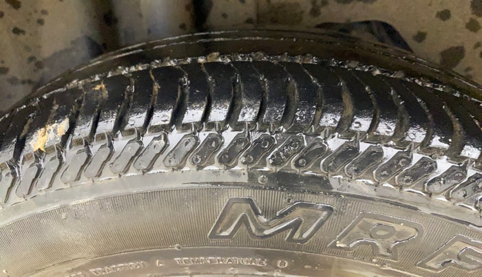 2017 Ford Figo Aspire TITANIUM 1.2 PETROL, Petrol, Manual, 90,733 km, Right Rear Tyre Tread