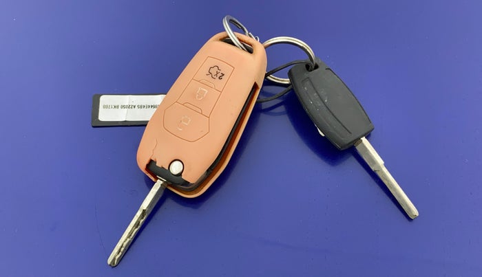 2017 Ford Figo Aspire TITANIUM 1.2 PETROL, Petrol, Manual, 90,733 km, Key Close Up