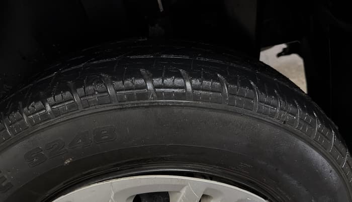 2015 Maruti Swift VXI, Petrol, Manual, 65,576 km, Left Rear Tyre Tread