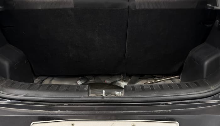 2015 Maruti Swift VXI, Petrol, Manual, 65,576 km, Boot Inside
