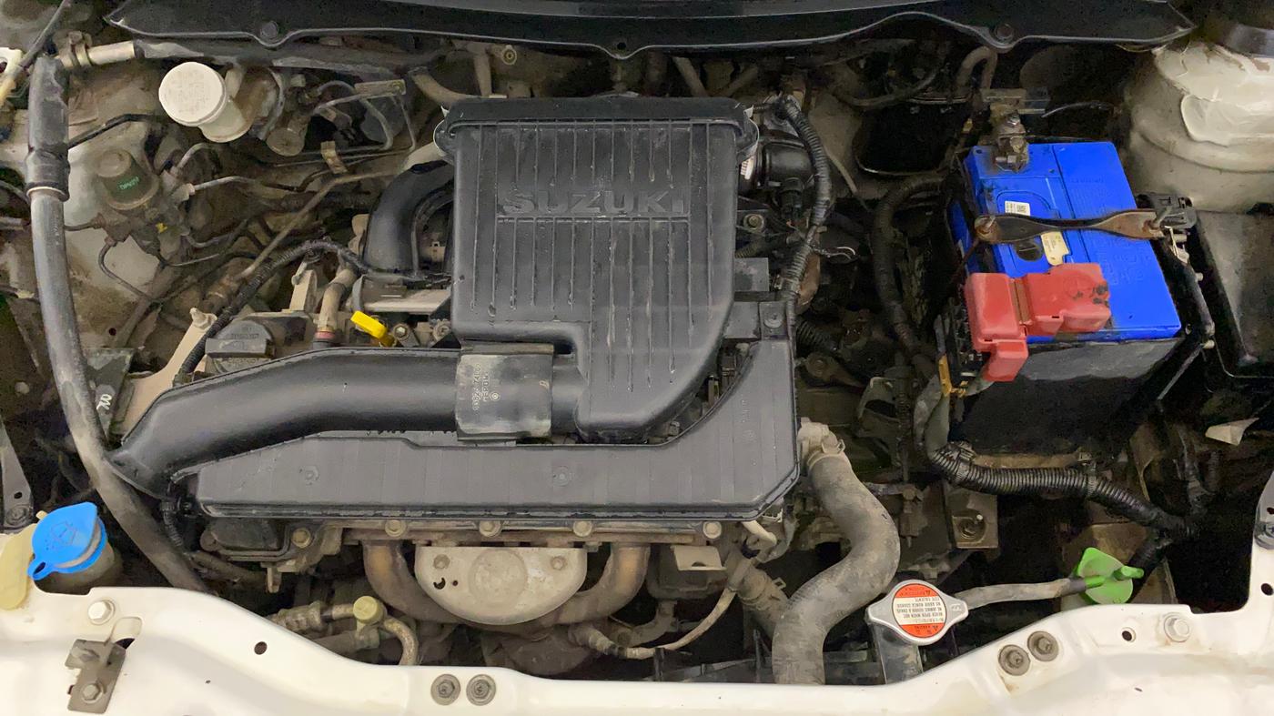 2015 Maruti Swift LXI, Petrol, Manual, 1,08,261 km, Engine View