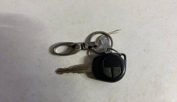 2015 Maruti Swift LXI, Petrol, Manual, 1,08,261 km, Key Close Up