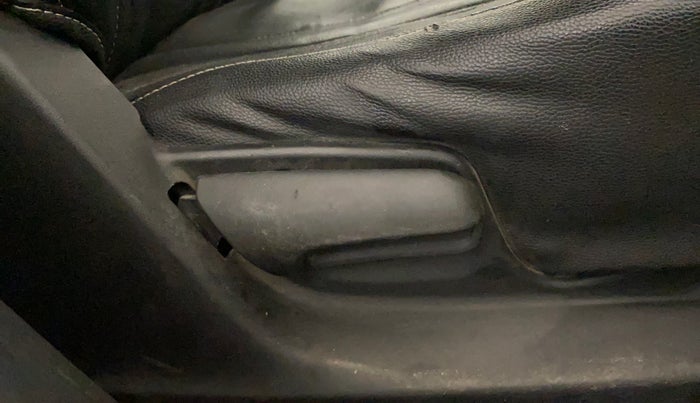 2015 Maruti Swift LXI, Petrol, Manual, 1,08,261 km, Driver Side Adjustment Panel