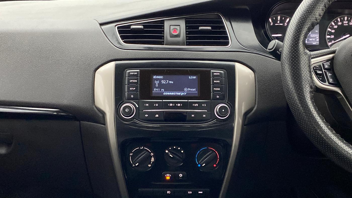 2015 Tata Bolt XMS REVOTRON, Petrol, Manual, 50,137 km, Air Conditioner