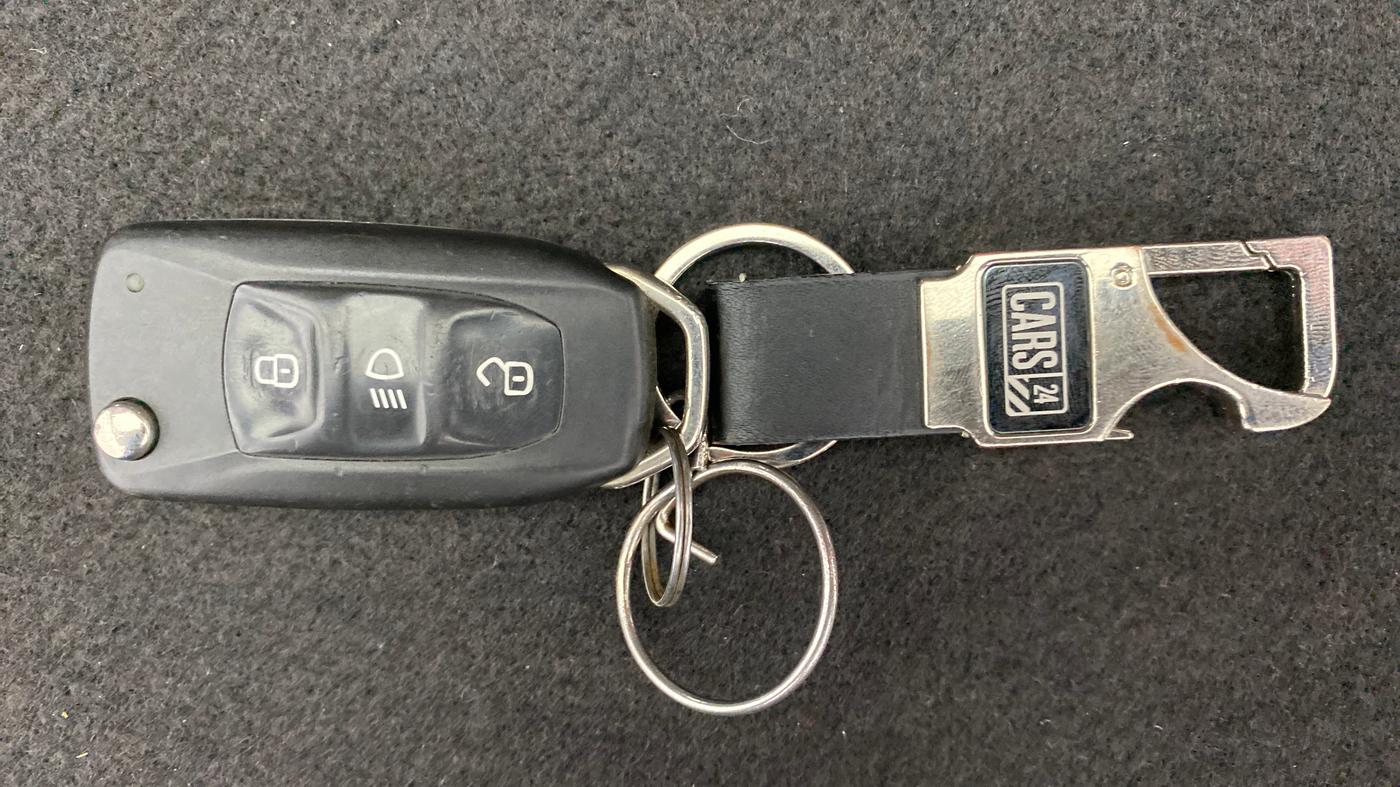2015 Tata Bolt XMS REVOTRON, Petrol, Manual, 50,137 km, Key Close Up