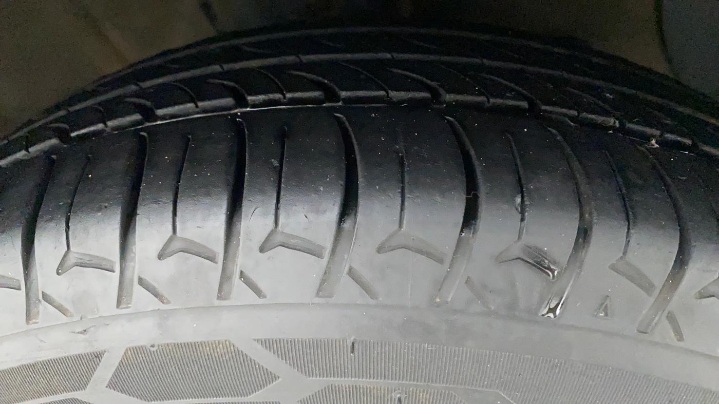 2020 Hyundai GRAND I10 NIOS SPORTZ 1.2 KAPPA VTVT, Petrol, Manual, 1,10,142 km, Right Front Tyre Tread