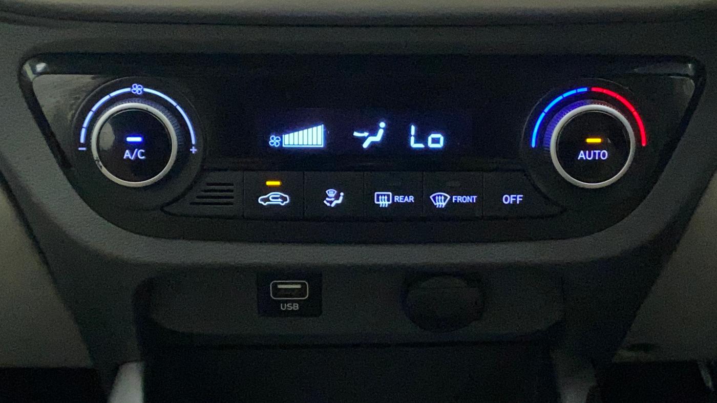 2020 Hyundai GRAND I10 NIOS SPORTZ 1.2 KAPPA VTVT, Petrol, Manual, 1,10,142 km, Automatic Climate Control