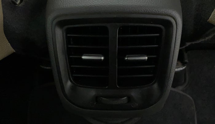 2020 Hyundai GRAND I10 NIOS SPORTZ 1.2 KAPPA VTVT, Petrol, Manual, 1,10,142 km, Rear AC Vents