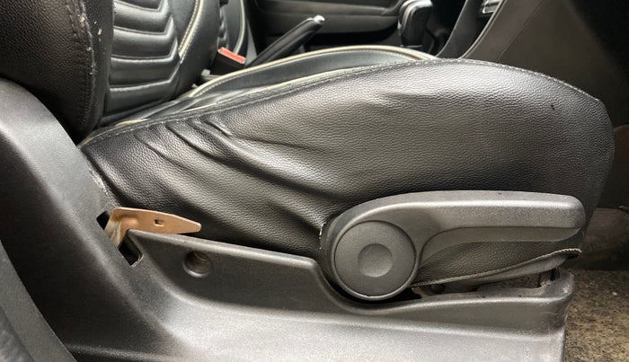 2018 Maruti Vitara Brezza ZDI PLUS AMT, Diesel, Automatic, 1,18,857 km, Driver Side Adjustment Panel