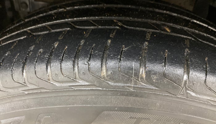 2018 Maruti Vitara Brezza ZDI PLUS AMT, Diesel, Automatic, 1,18,857 km, Left Front Tyre Tread