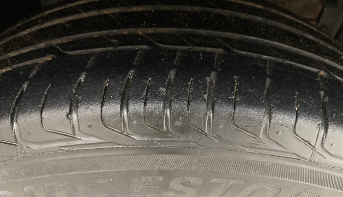 2018 Maruti Vitara Brezza ZDI PLUS AMT, Diesel, Automatic, 1,18,857 km, Right Front Tyre Tread