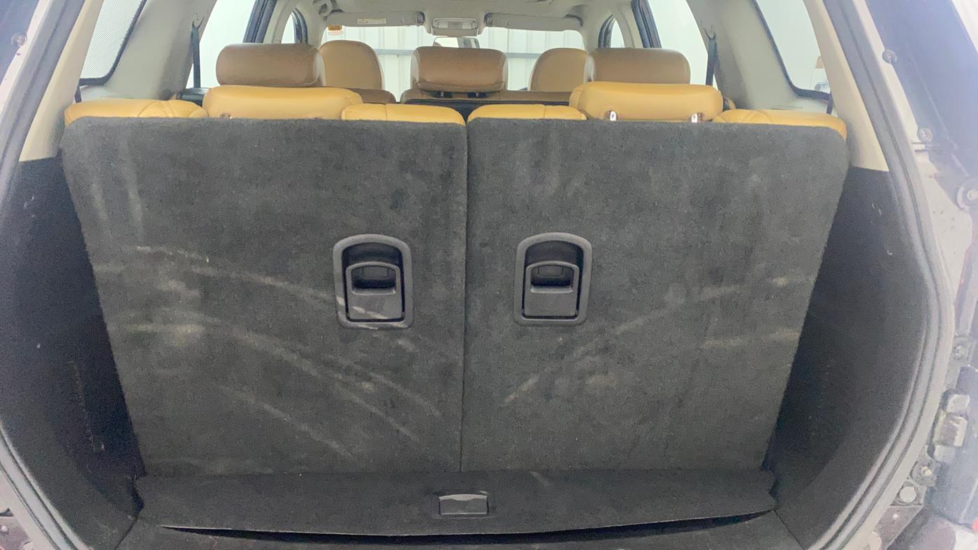 2018 Mahindra XUV500 W11 (O) AT, Diesel, Automatic, 24,675 km, Boot Inside