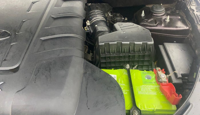 2018 Mahindra XUV500 W11 (O) AT, Diesel, Automatic, 24,675 km, Engine View - Left