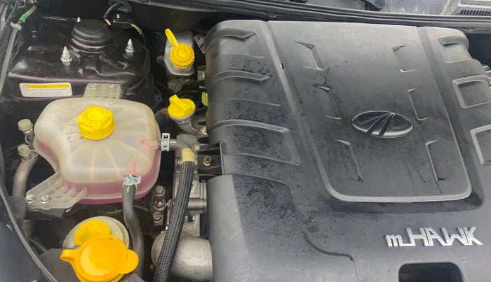 2018 Mahindra XUV500 W11 (O) AT, Diesel, Automatic, 24,675 km, Engine View - Right