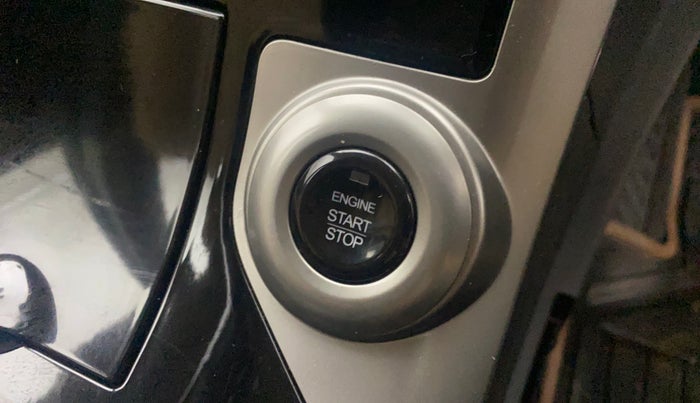 2018 Mahindra XUV500 W11 (O) AT, Diesel, Automatic, 24,675 km, Keyless Start/ Stop Button