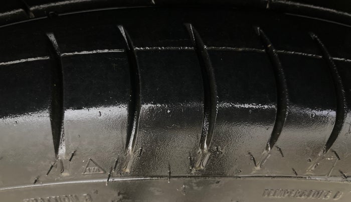 2017 Hyundai Elite i20 SPORTZ 1.2, Petrol, Manual, 79,549 km, Right Front Tyre Tread