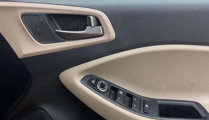 2017 Hyundai Elite i20 SPORTZ 1.2, Petrol, Manual, 79,549 km, Driver Side Door Panels Control