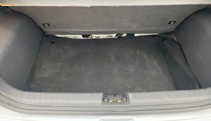 2023 Hyundai GRAND I10 NIOS ASTA AMT 1.2 KAPPA VTVT, Petrol, Automatic, 32,755 km, Boot Inside