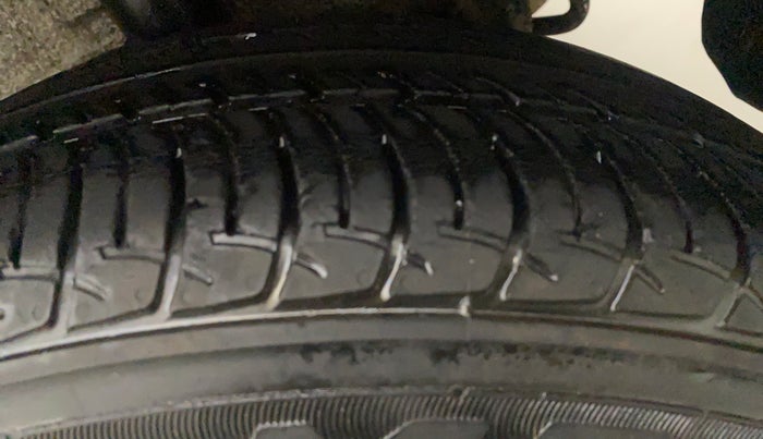 2015 Maruti Celerio VXI AMT, Petrol, Automatic, 39,707 km, Left Rear Tyre Tread
