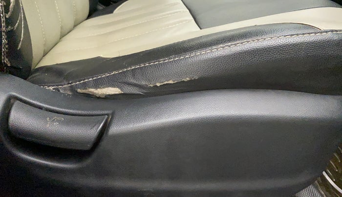 2017 Hyundai Creta E PLUS 1.6 PETROL, Petrol, Manual, 1,04,303 km, Driver Side Adjustment Panel