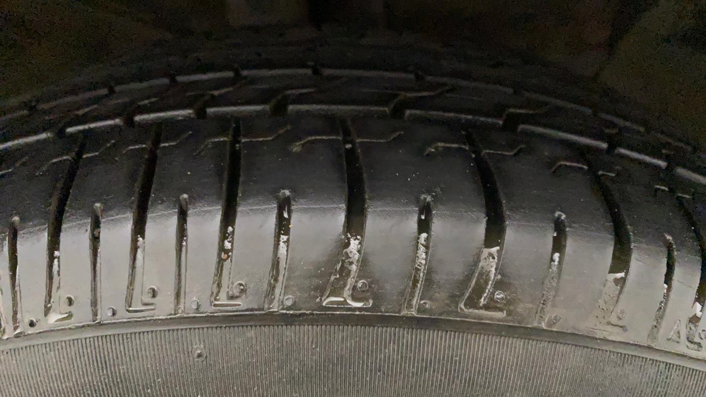 2017 Hyundai Creta E PLUS 1.6 PETROL, Petrol, Manual, 1,04,303 km, Left Front Tyre Tread