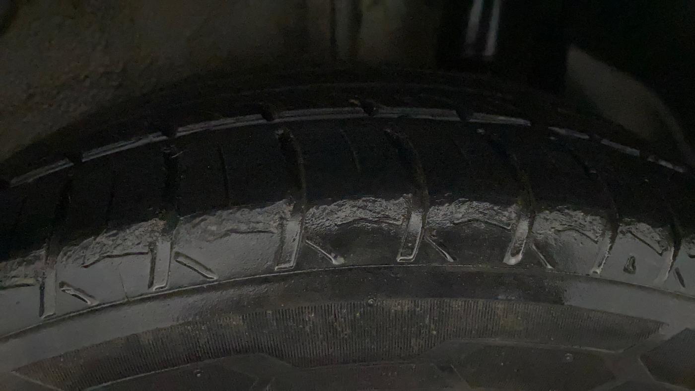 2017 Maruti IGNIS ZETA 1.2 AMT, Petrol, Automatic, 1,43,977 km, Left Rear Tyre Tread