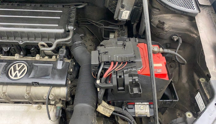 2015 Volkswagen Vento HIGHLINE 1.6 MPI, Petrol, Manual, 98,835 km, Engine View - Left