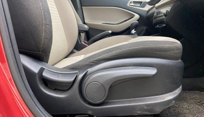 2018 Hyundai Elite i20 ASTA 1.2 (O), Petrol, Manual, 1,00,301 km, Driver Side Adjustment Panel