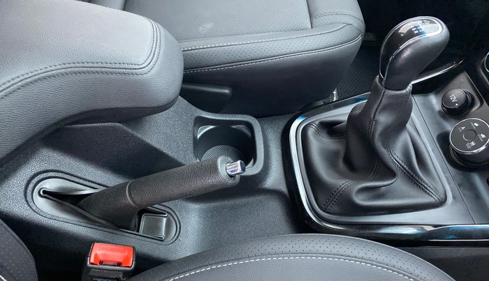 2019 Tata Hexa Varicor 400 XT, Diesel, Manual, 8,242 km, Gear Lever