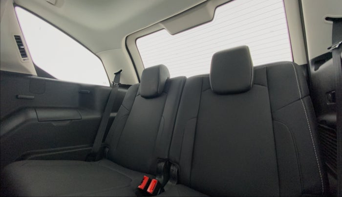 2019 Tata Hexa Varicor 400 XT, Diesel, Manual, 8,242 km, Third Seat Row ( optional )