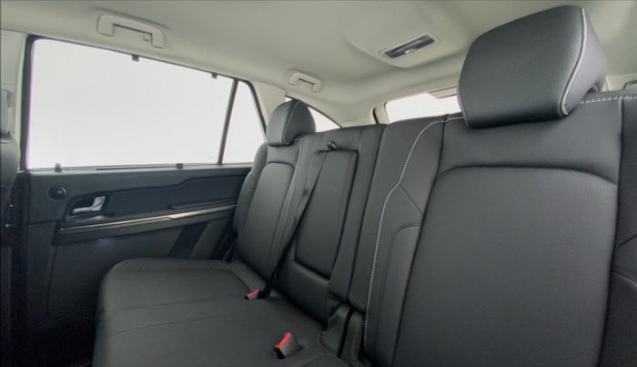2019 Tata Hexa Varicor 400 XT, Diesel, Manual, 8,242 km, Right Side Rear Door Cabin