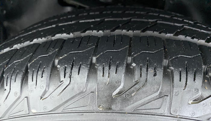 2019 Tata Hexa Varicor 400 XT, Diesel, Manual, 8,242 km, Left Front Tyre Tread